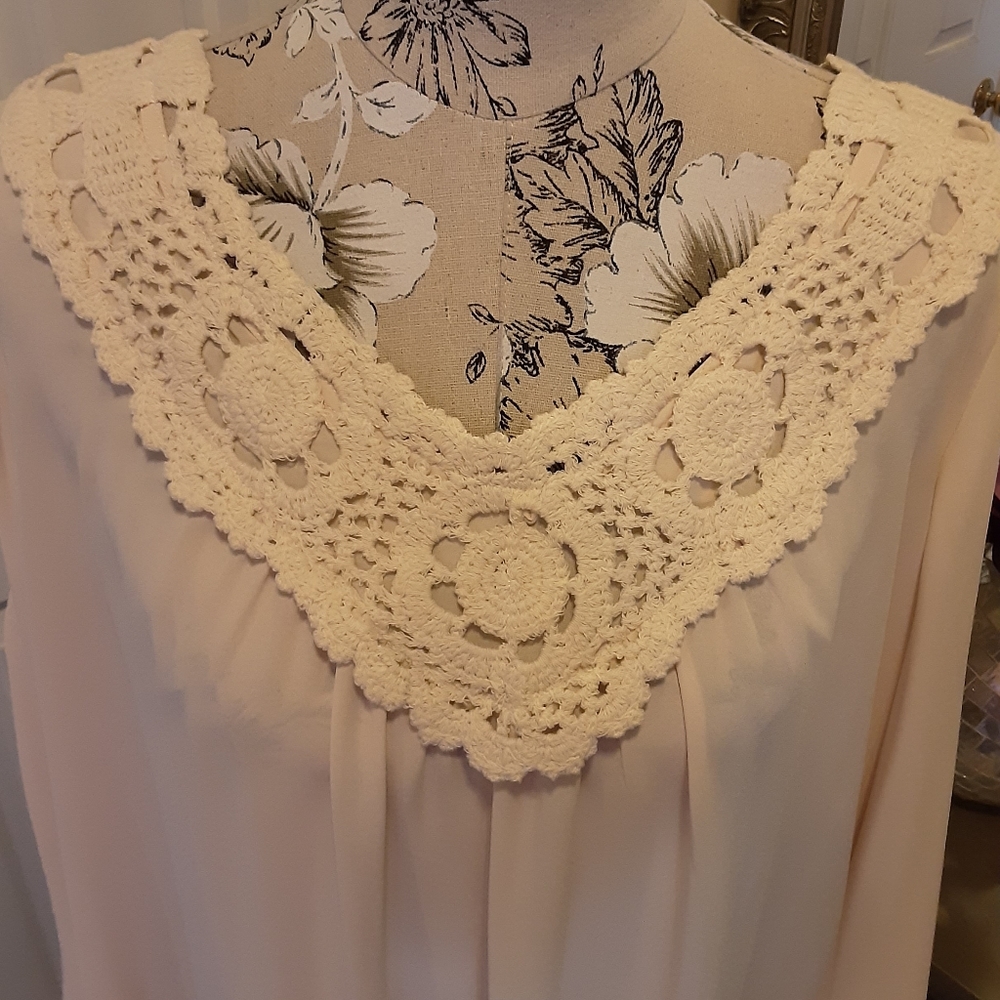 🌻Gorgeous Top - Picture 5 of 7